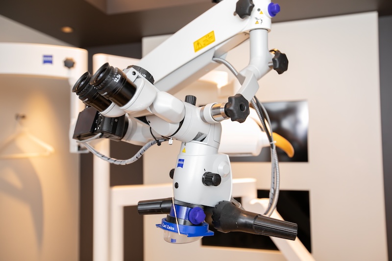 マイクロスコープ（歯科用実体顕微鏡）	